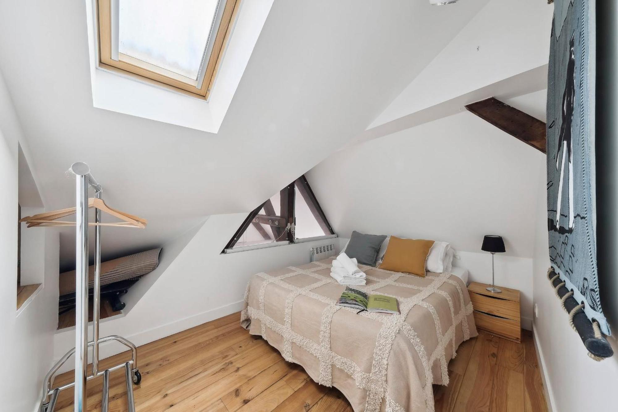 Bnbnova - Latin Quarter & St-andre Des Arts - 3br Parijs